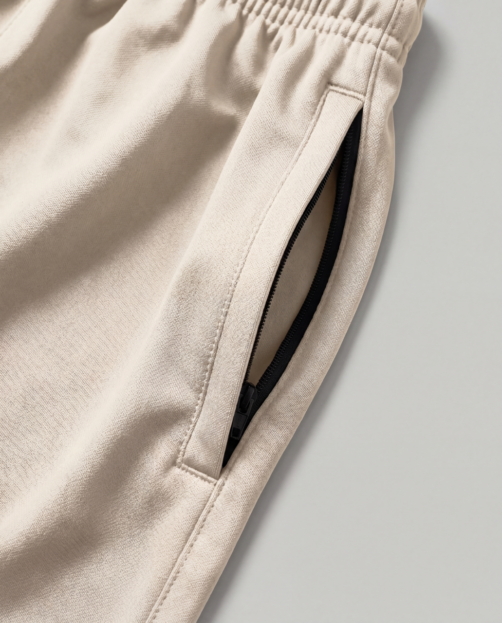 R. C. Scrum Short Beige